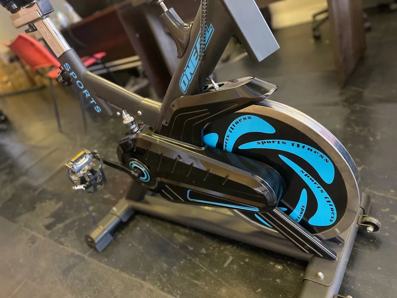 Bike De Spinning O'neal Tp1000 Semi Profissional 15 Níveis Cor Preto