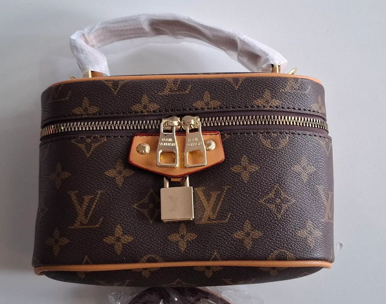 Bolsa Louis Vuitton Pequena c/ alça nova - Foto 5