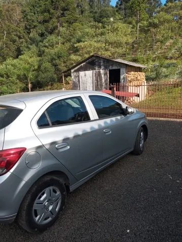 Chevrolet Onix 1.0 Mpfi Joy 4p em Pinhais