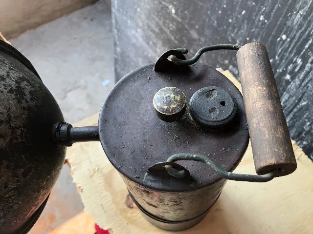 Lanterna antiga de ferrovia, a carbureto.  - Foto 3