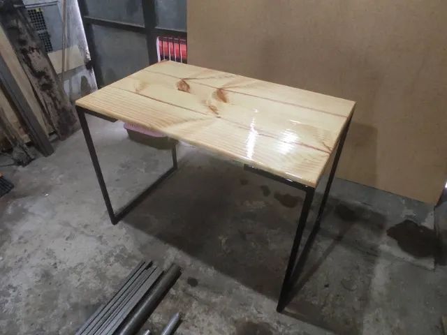 Mesa para escritorio estilo industrial 