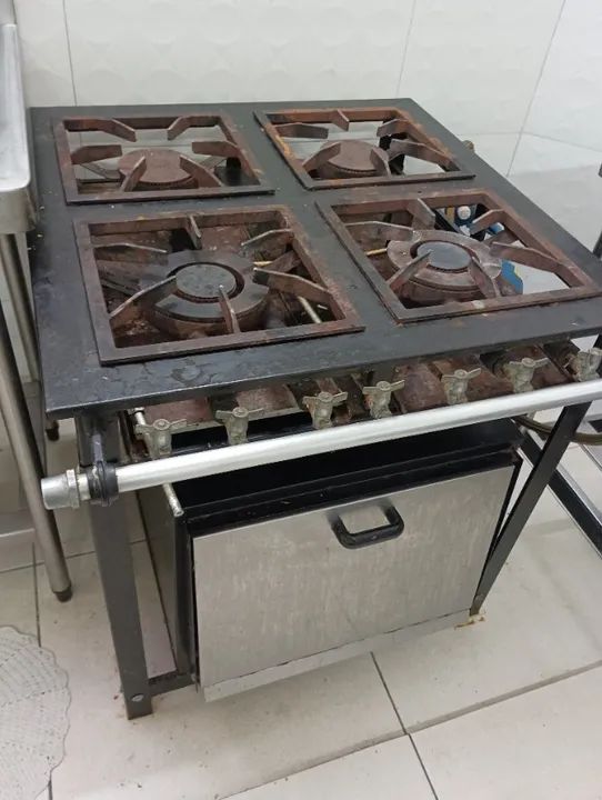Fogão industrial 4 bocas