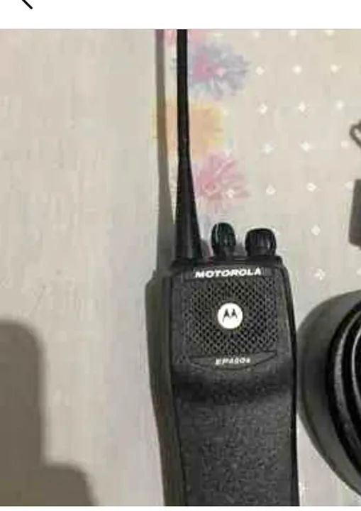 Rádio comunicador da Motorola com base original 