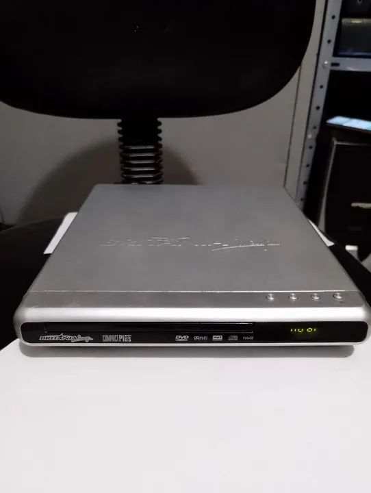 DVD BRITÂNIA COMPACTO PLUS PARA CONSERTO OU RETIRADA SE PEÇAS - Foto 2