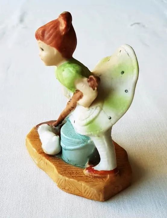 Estatueta Bibelô - Menina Limpando o Chão - Decoração - Usado  - Foto 2