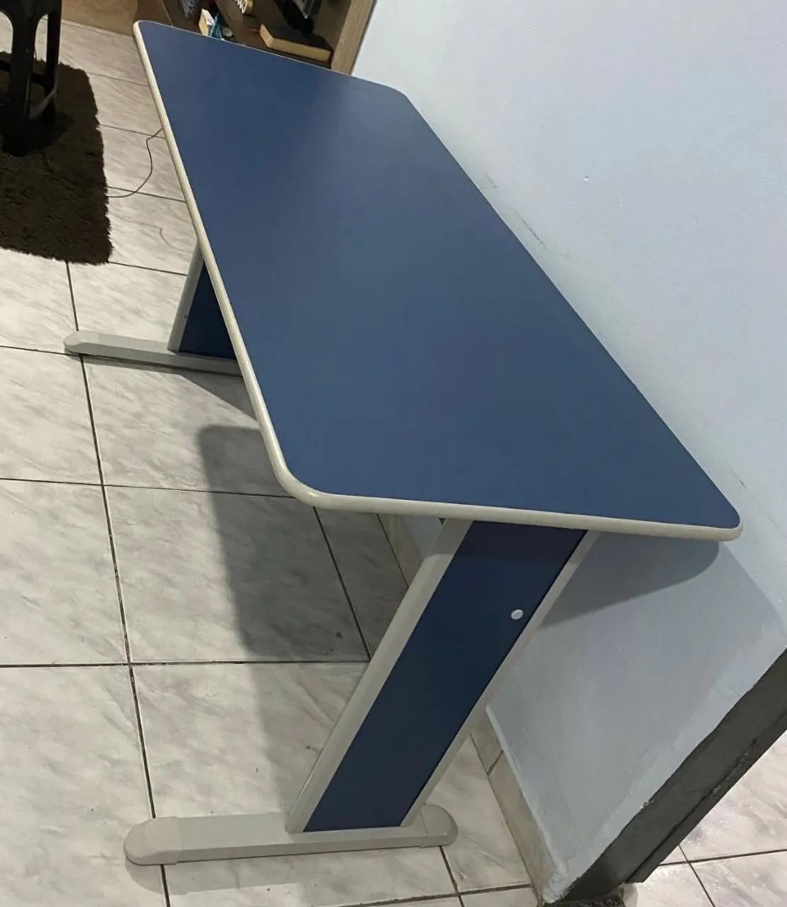 Mesa Retangular Bem Conservada