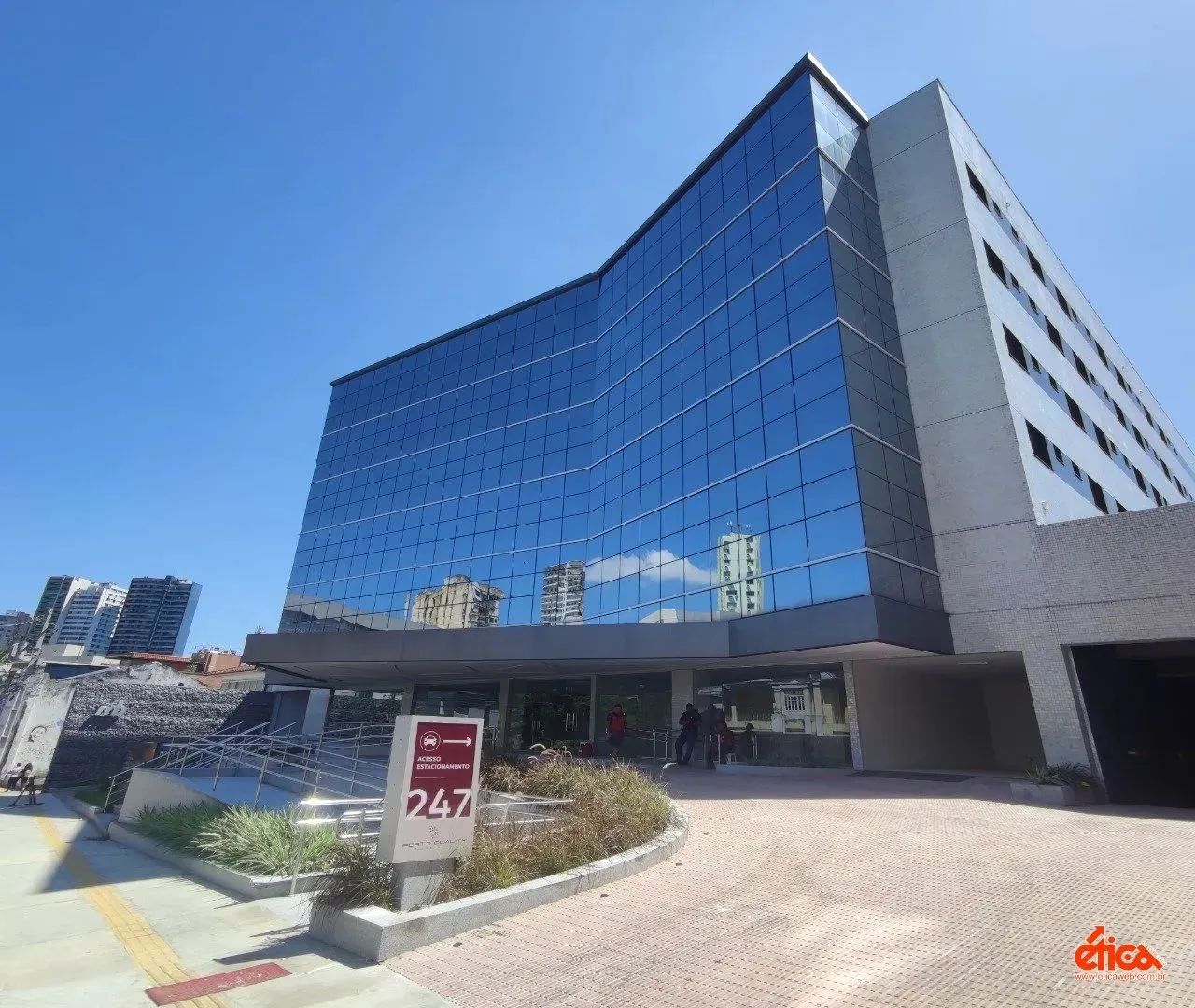 Ed Porto Quality Hospital & Office Center - Complexo de salas e consultorios - COD 86206