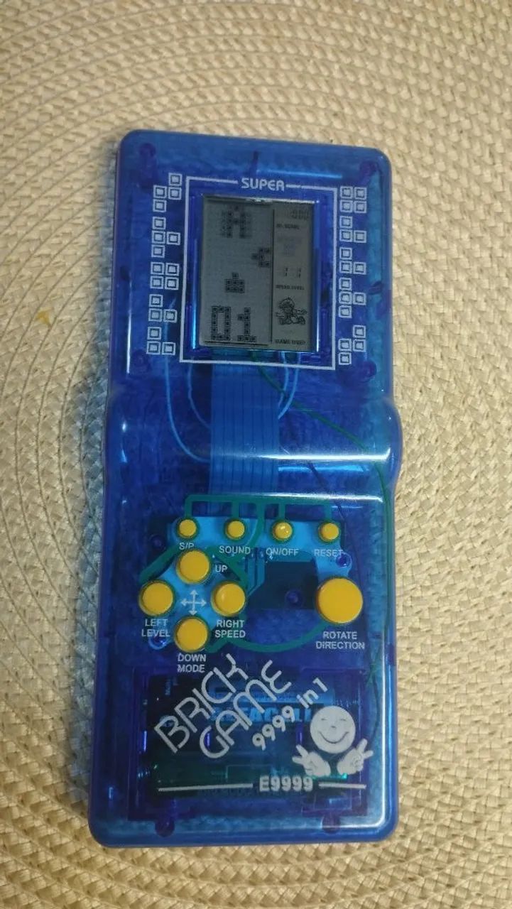 Super Brick Game 9999 in 1 - Console Portátil R$:50 Reais 