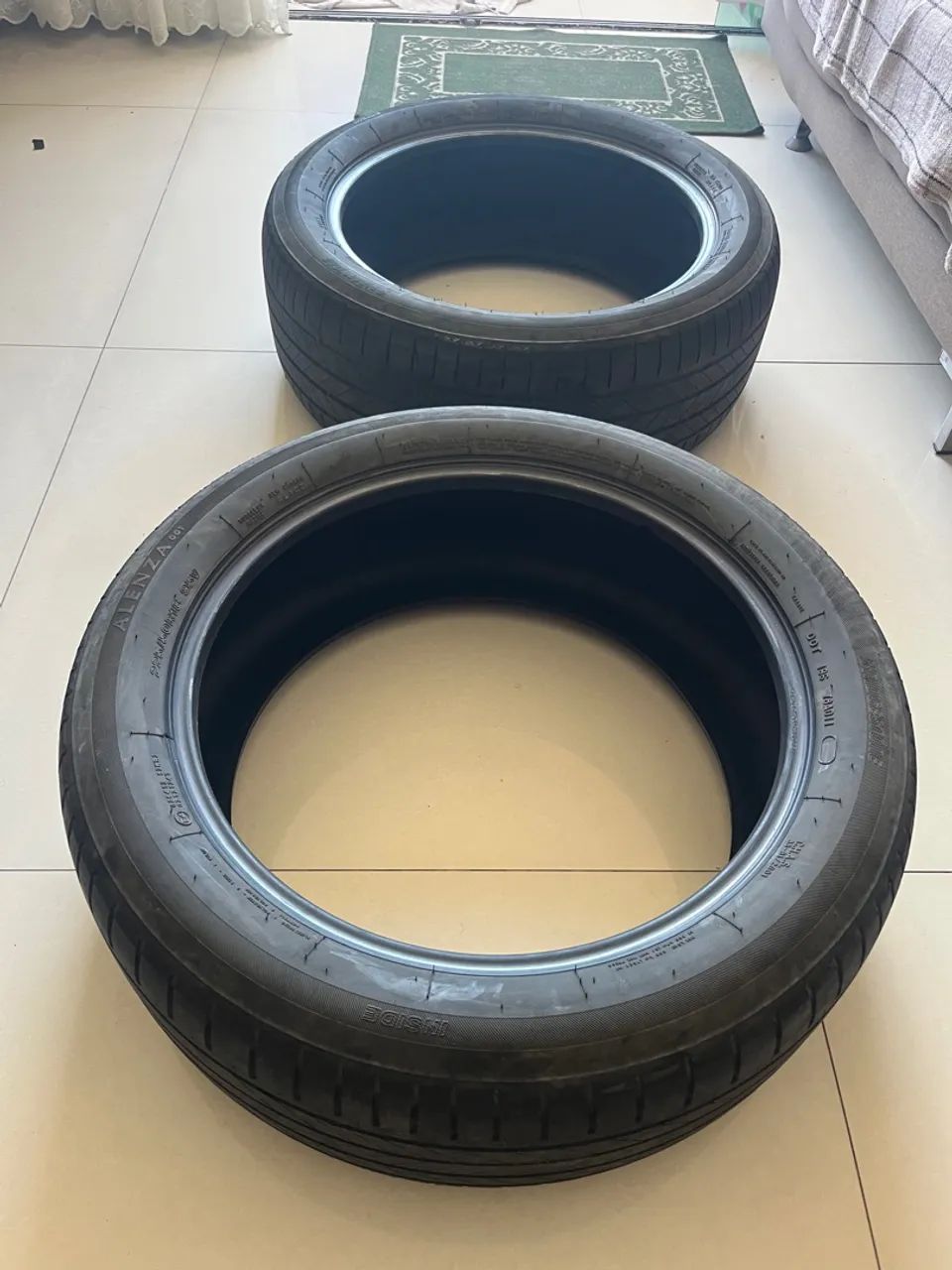 Pneus Bridgestone Alenza 225/50R18 95V - Foto 3