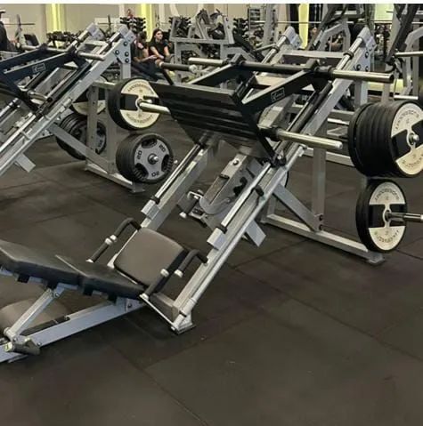 LEG PRESS 45 KONNEM 2 ANOS USO
