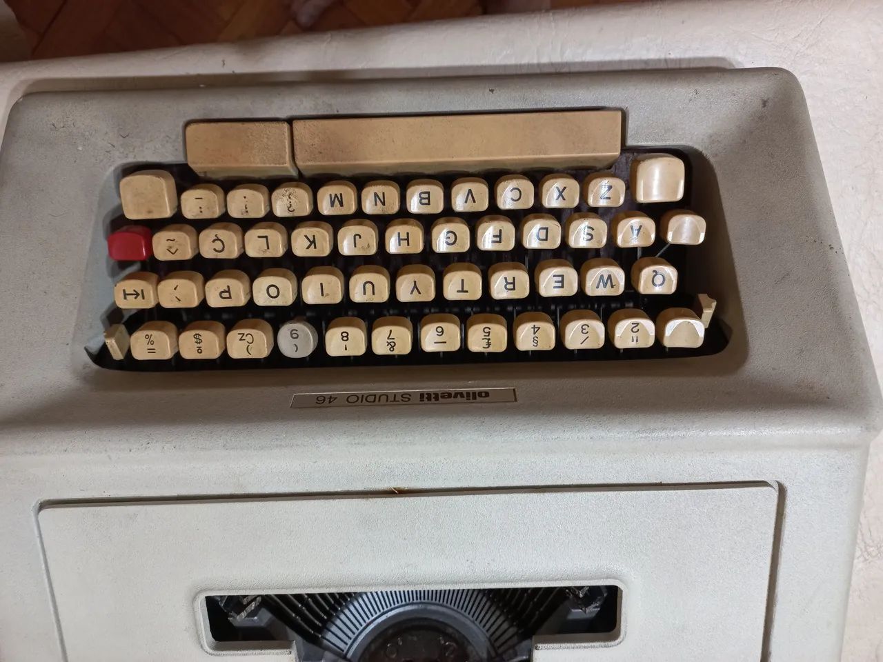 Máquina de escrever Olivetti Studio 46 - Foto 2