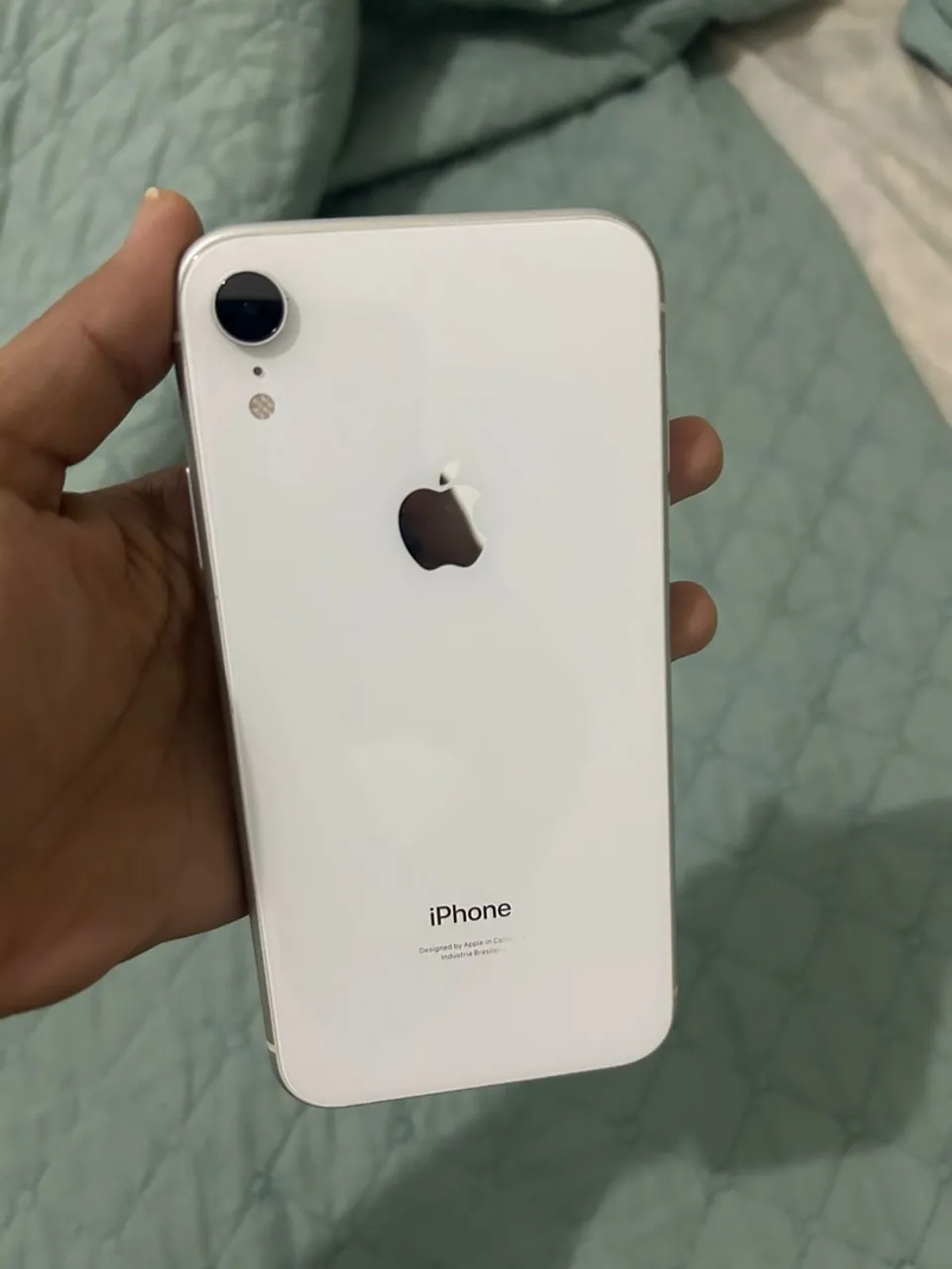 iPhone XR / 64 gigas