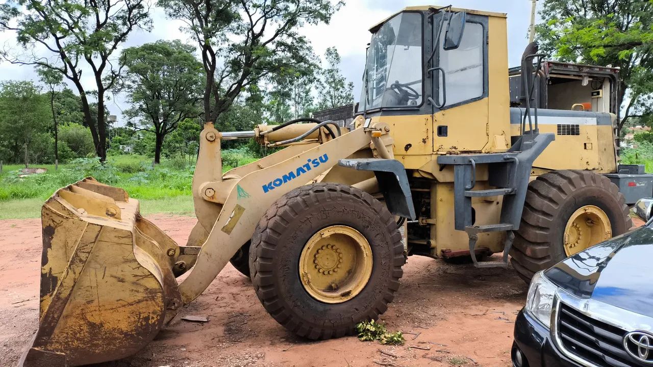 Pá Carregadeira Komatsu Usada - Foto 2