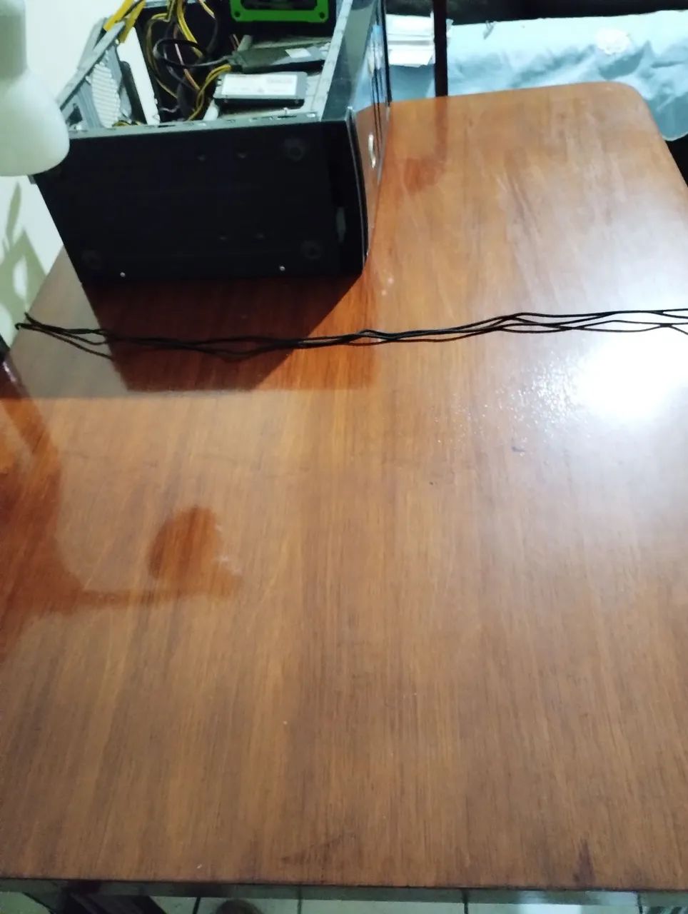 Vende-se Mesa e cadeiras de Madeira maciça de Sala de jantar - Foto 4