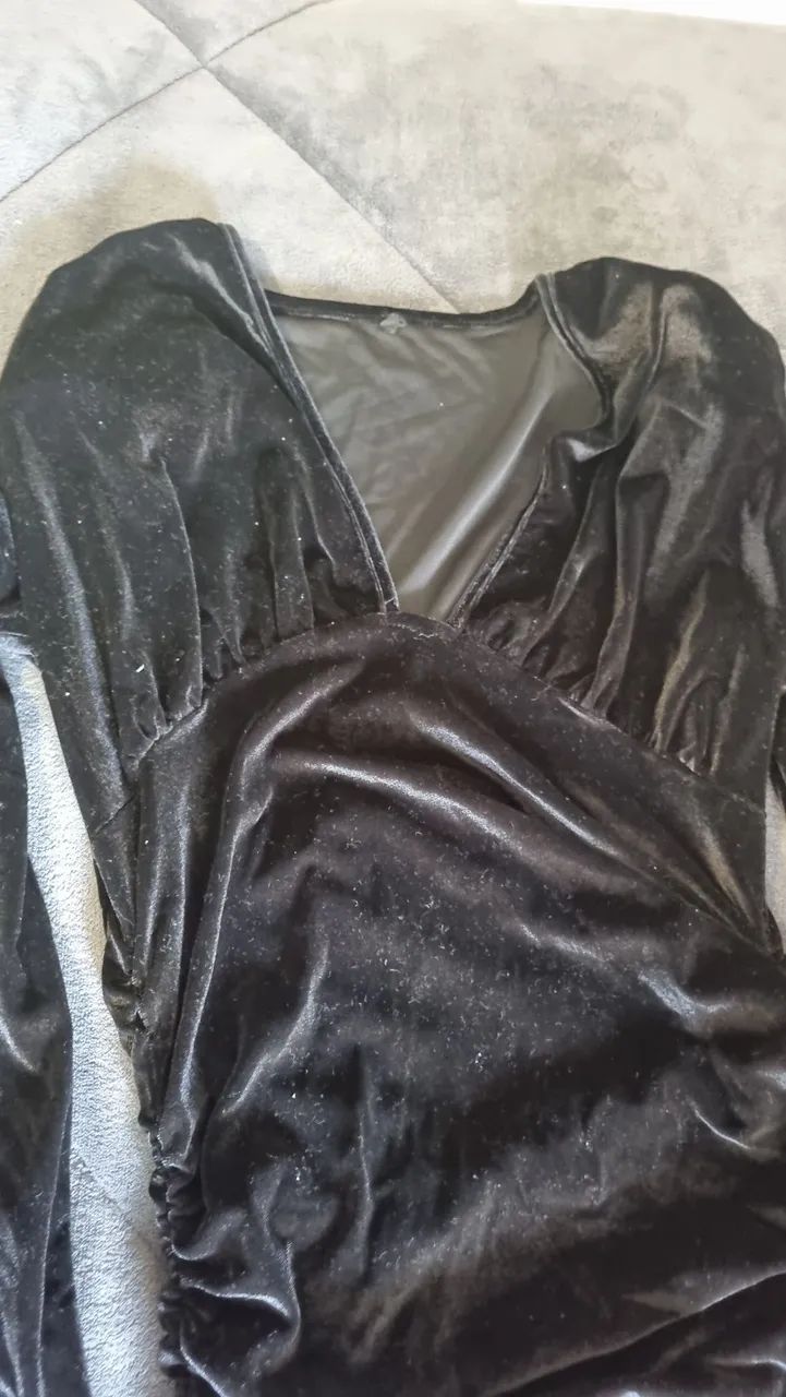 Vestido de Veludo Preto Elegante