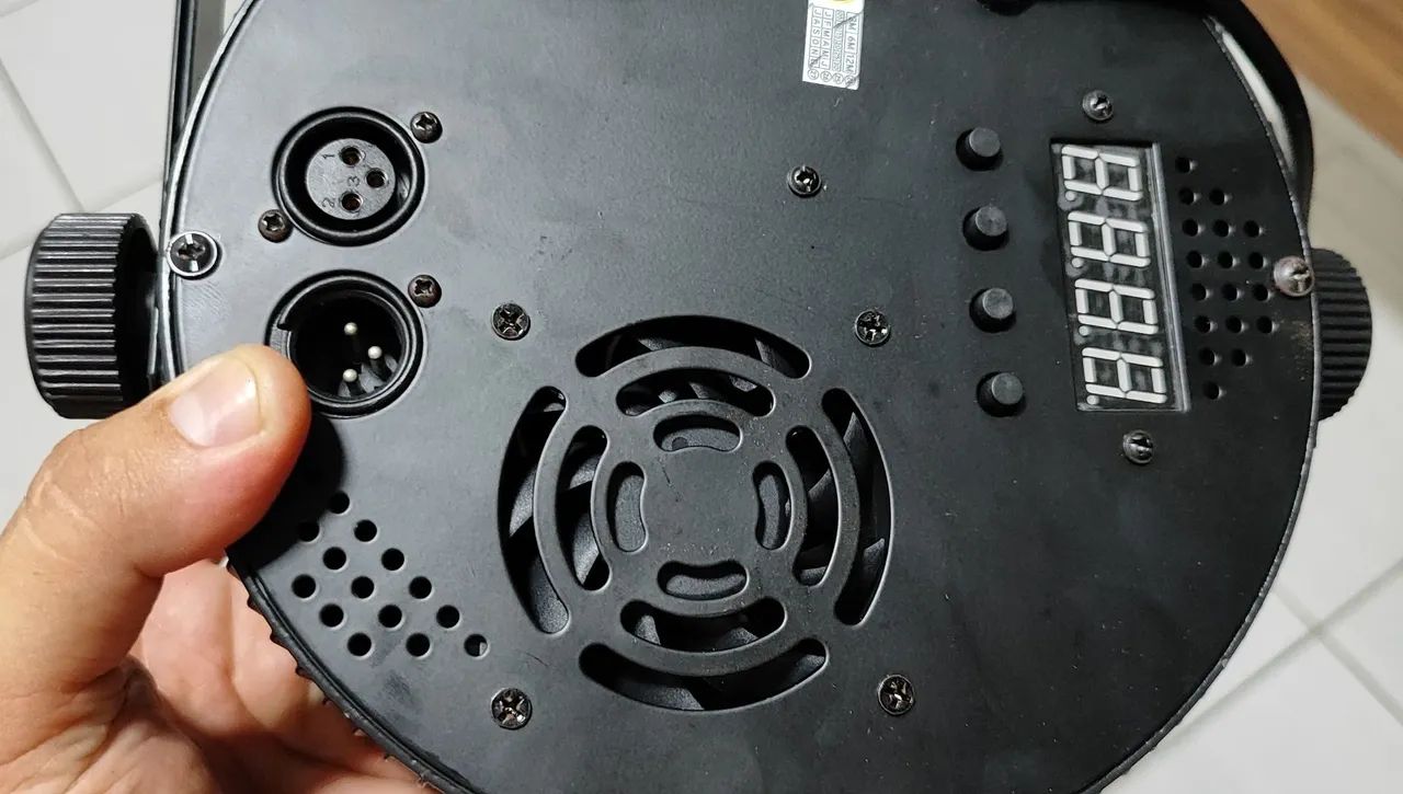 2 Par leds18 por 18   de Iluminação LED RGBWA UV 6 em 1 - Foto 3