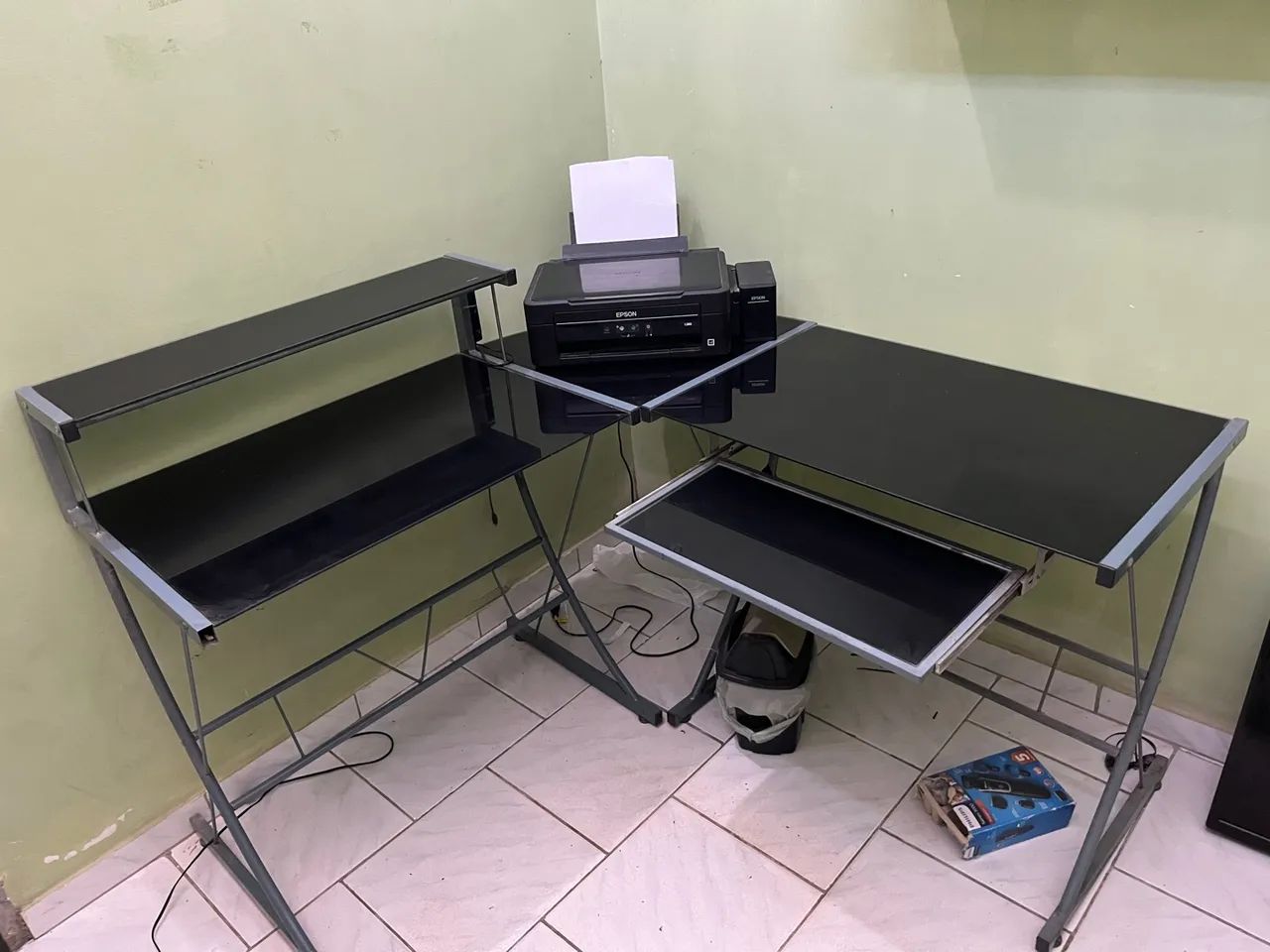 Mesa de escritório canto64290473817345122