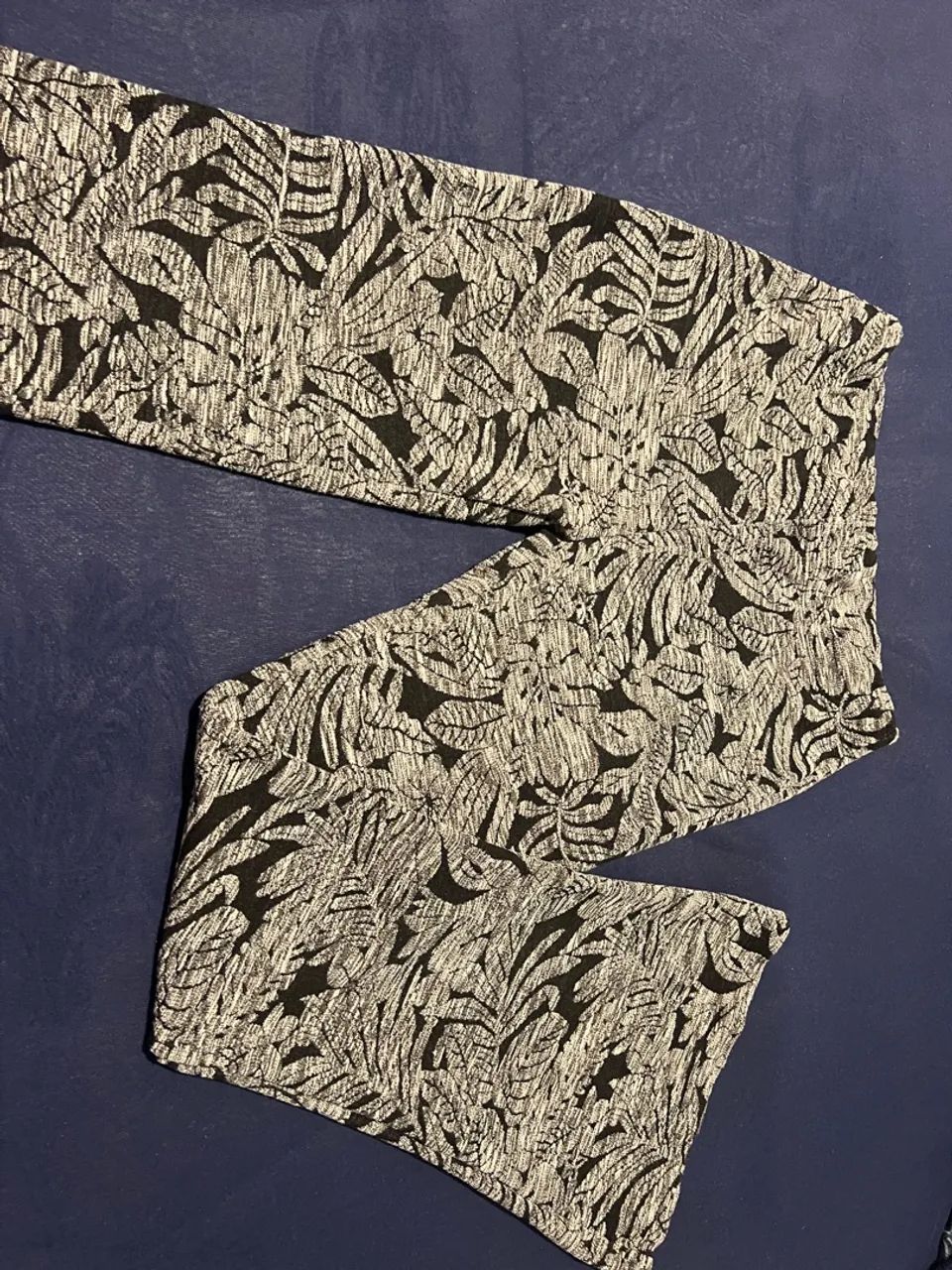 Calça Flare Estampada - Tamanho G - marca líquido  - Foto 4