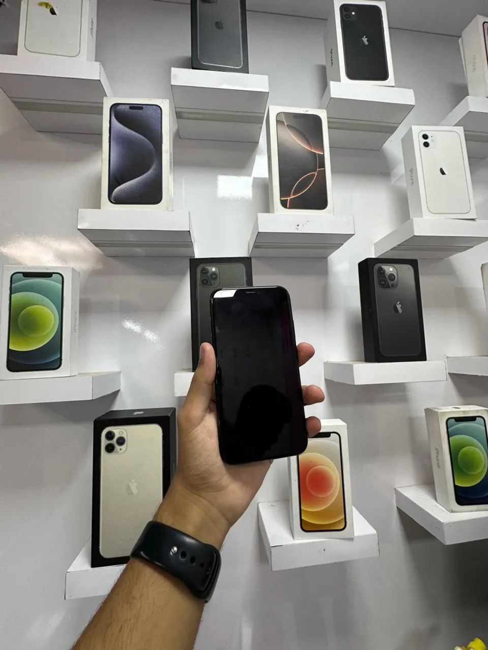 iPhone XR Preto - 64GB  - Foto 2