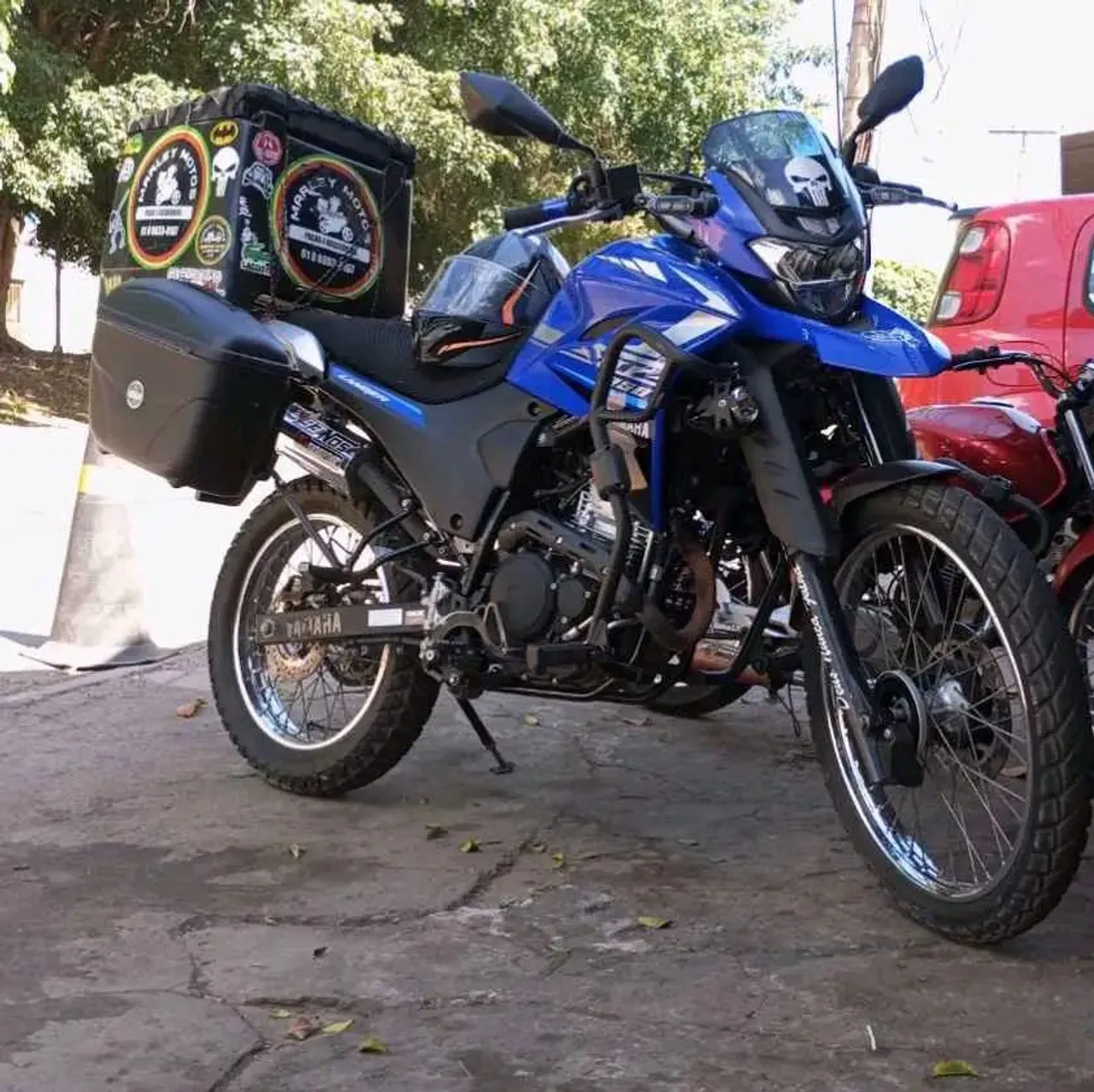 Lander 2021 toda equipada. Golpista sai fora