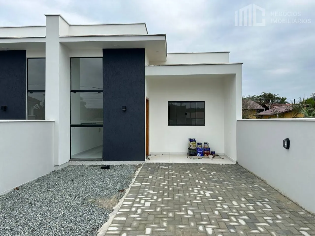 Casa geminada com 3 dormitórios | Costeira - Bal. Barra do Sul/SC