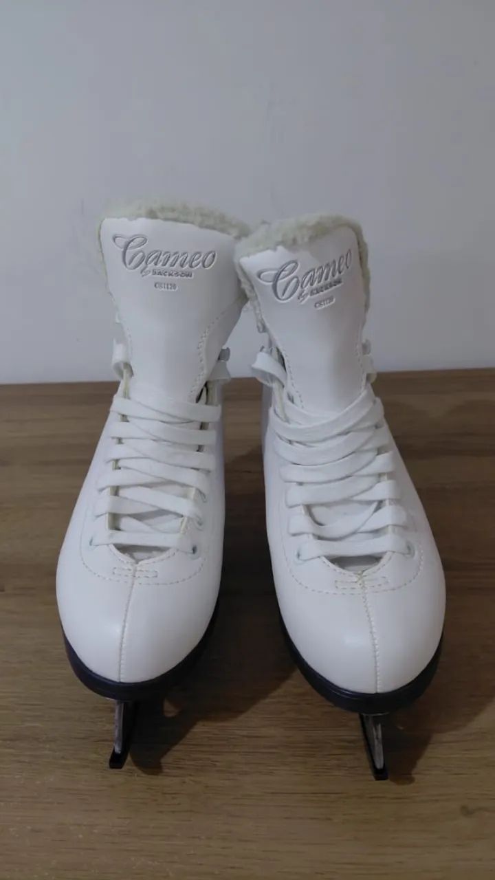 Patins de Gelo feminino tamanho 34 BR - Foto 3