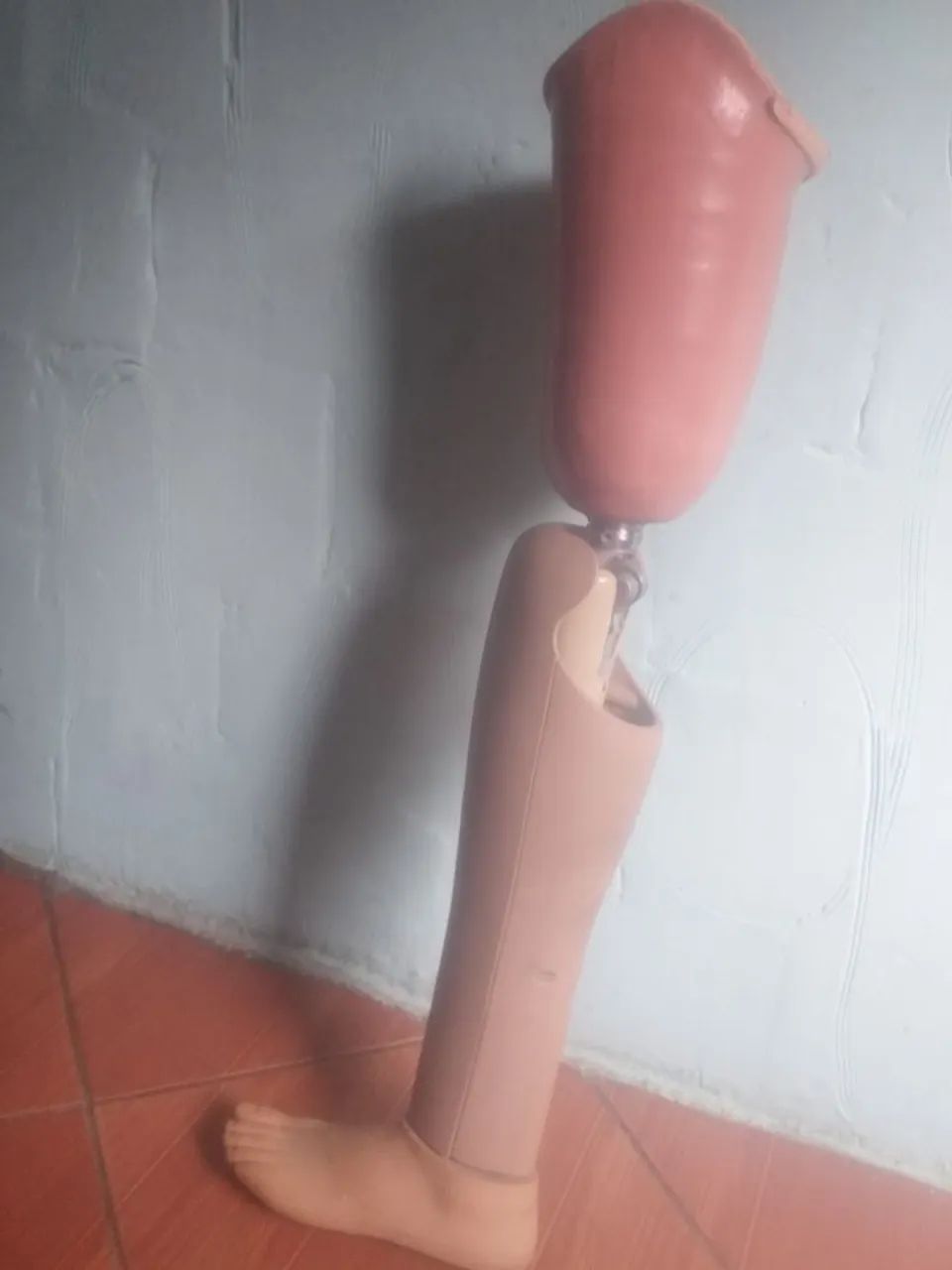 Prótese perna Mecânica lado direito em perfeito estado. 