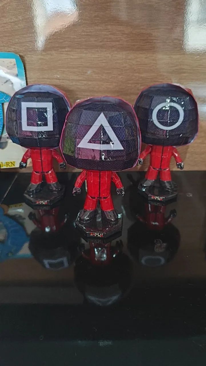 Boneco Funko Round 6 Squid game papercraft 