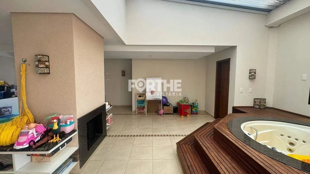 Apartamento à venda, 5 quartos, 5 suítes, 3 vagas, Centro - Cascavel/PR