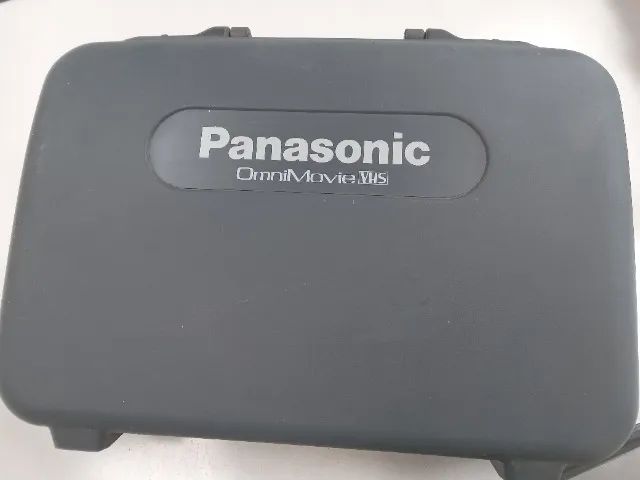 Filmadora Panasonic Omnimovie PV720 muito conservada.