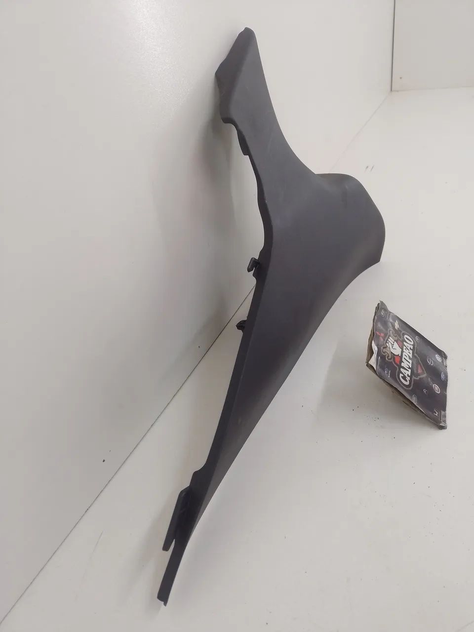 Moldura Coluna Porta Traseira Direita Nissan Versa 2016 - Foto 4