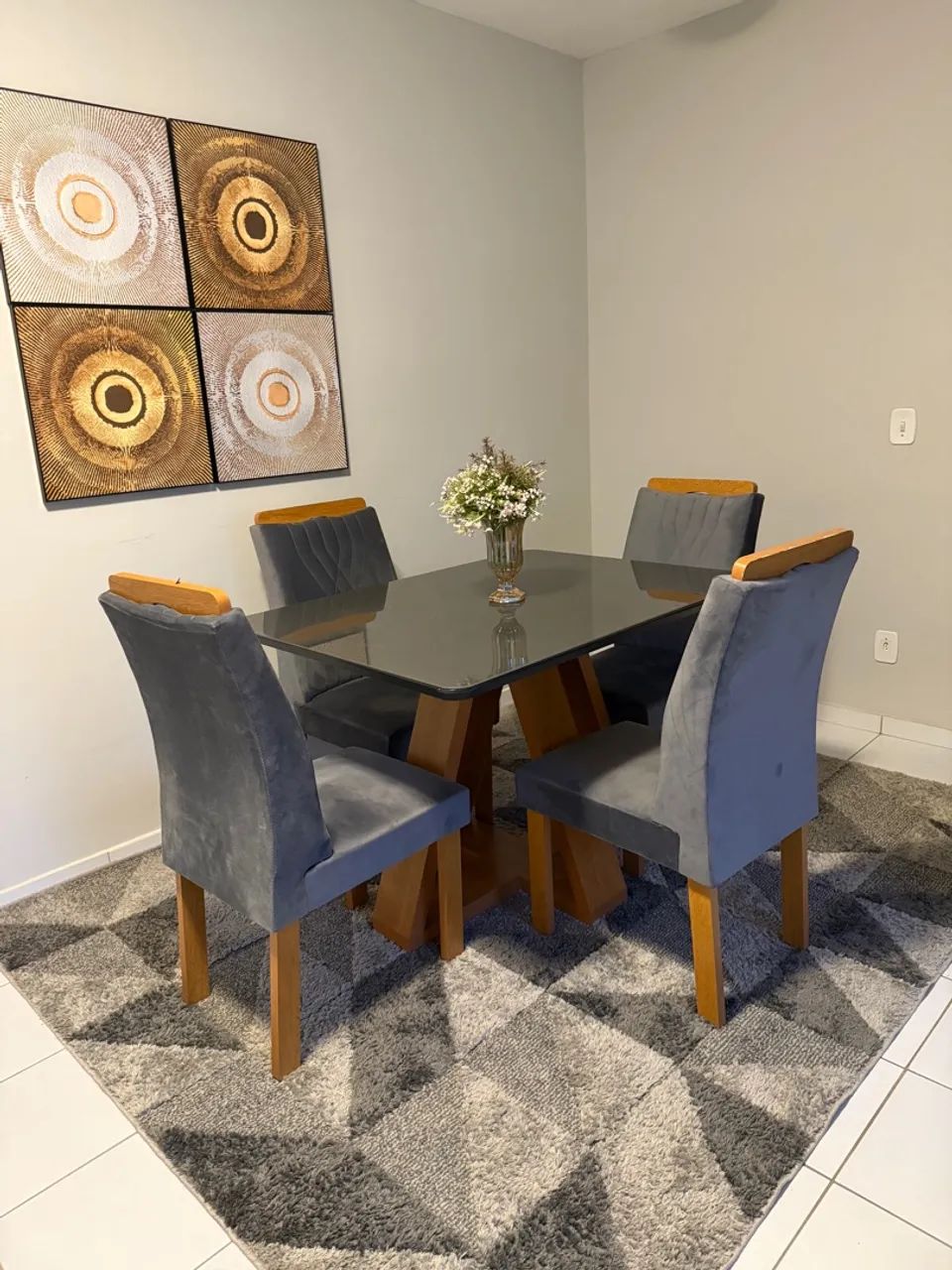 Mesa com tampo de vidro