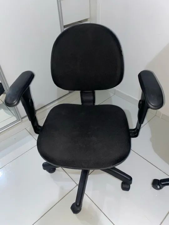 Cadeira de Escritório Giratória com Rodas