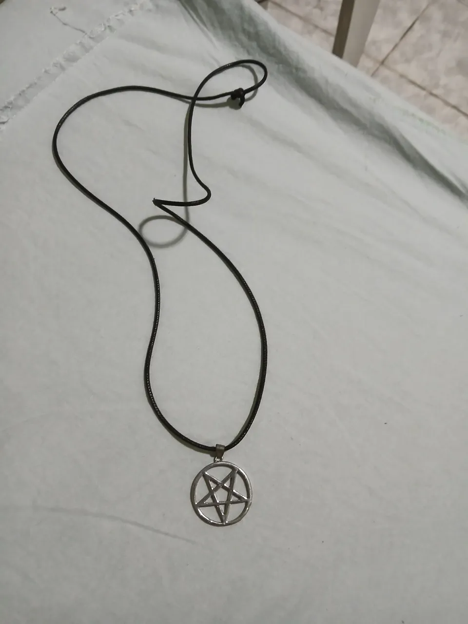Colar Pentagrama Invertido - Estilo Gótico