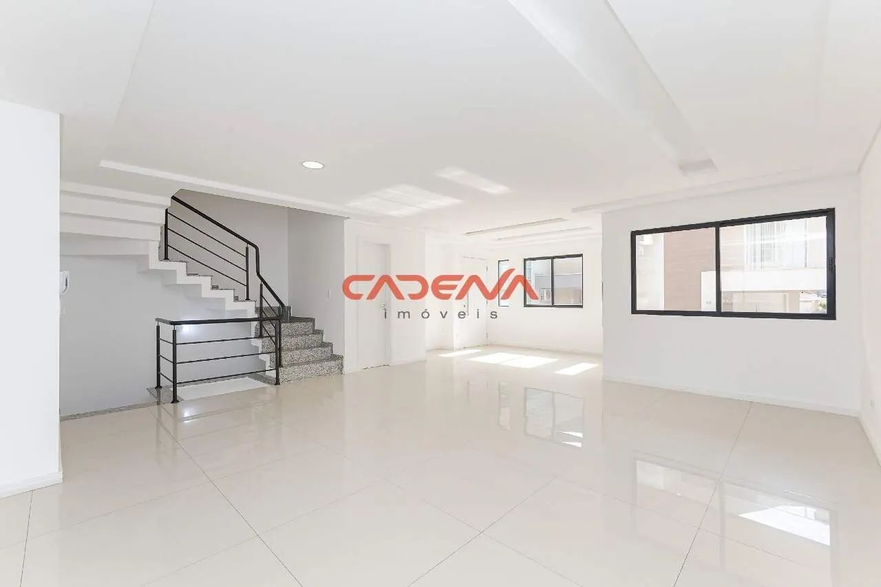 Casa em condomínio fechado com 4 quartos e 4 vagas para aluguel no Campo Comprido