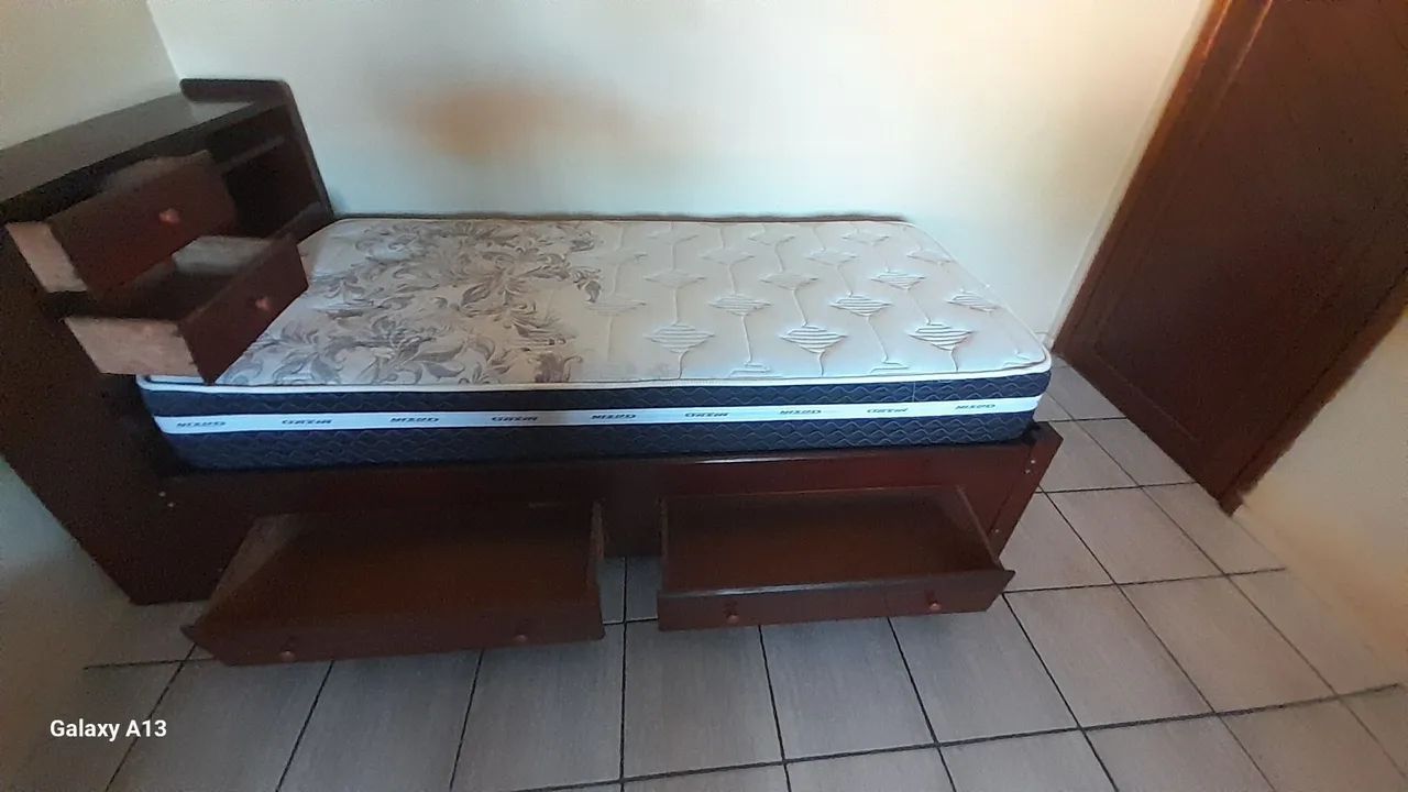 Cama de Solteiro,  Nova toda em madeira 64739712306307123