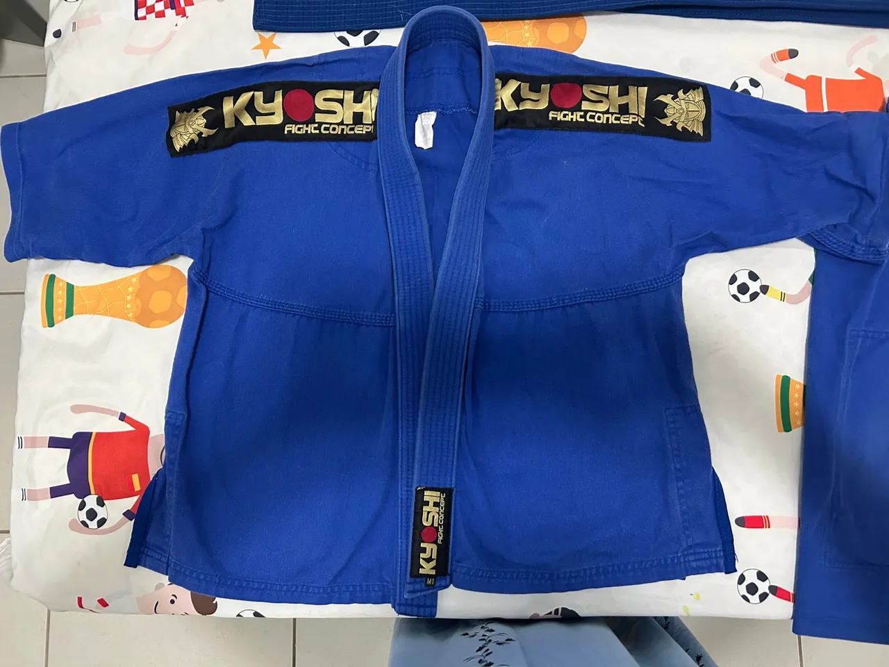 Kimono infantil 5/6 anos. Pouco usado.