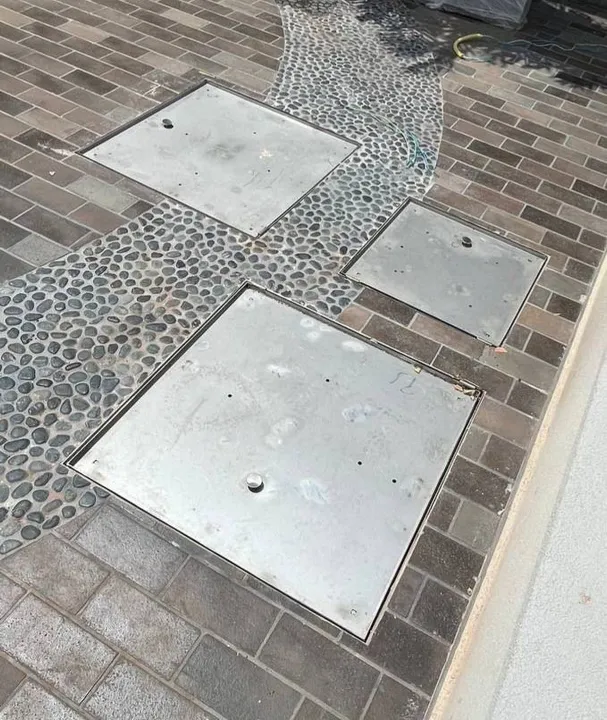 Tampa Oculta - Alçapão casa de máquinas: feito em aço inox aisi 304;