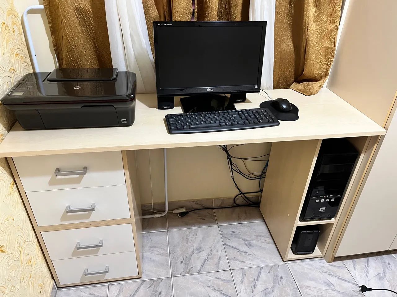 Vende-se uma escrivaninha completa! - Foto 3