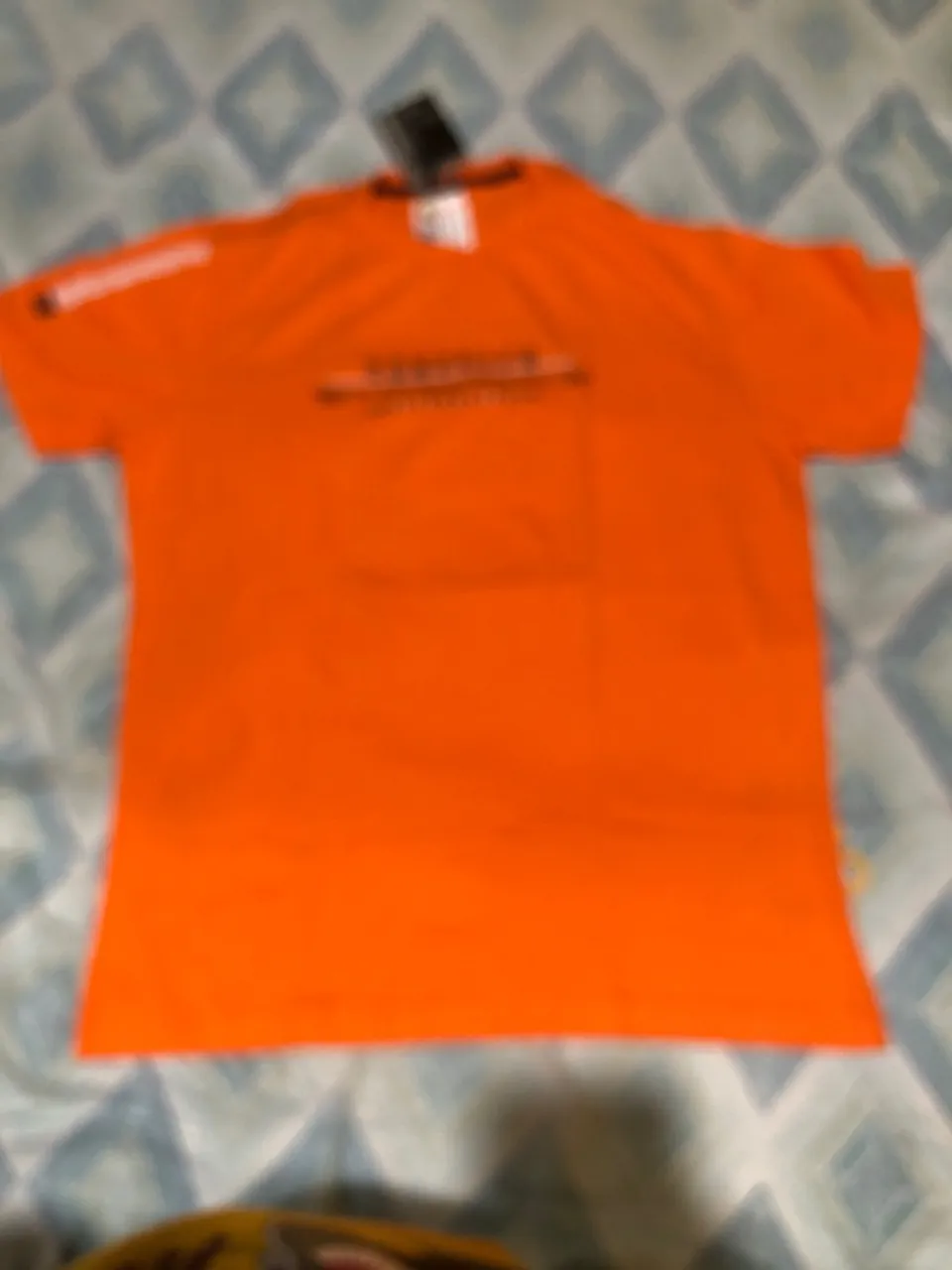 Camiseta Laranja com Estampa