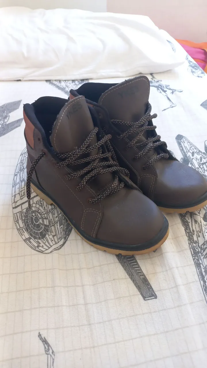 Botas Infantis Marrom - Tamanho 33