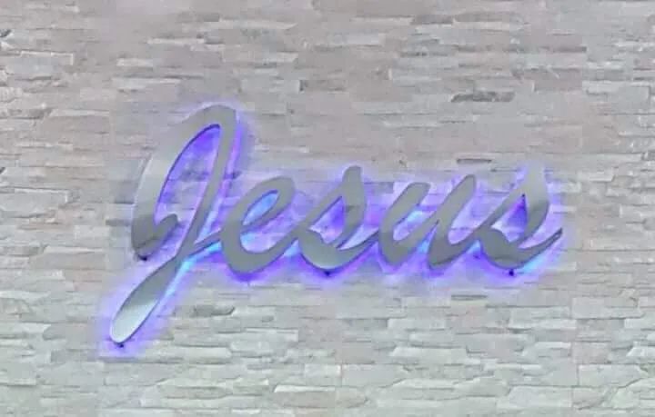 Letras inoxidável