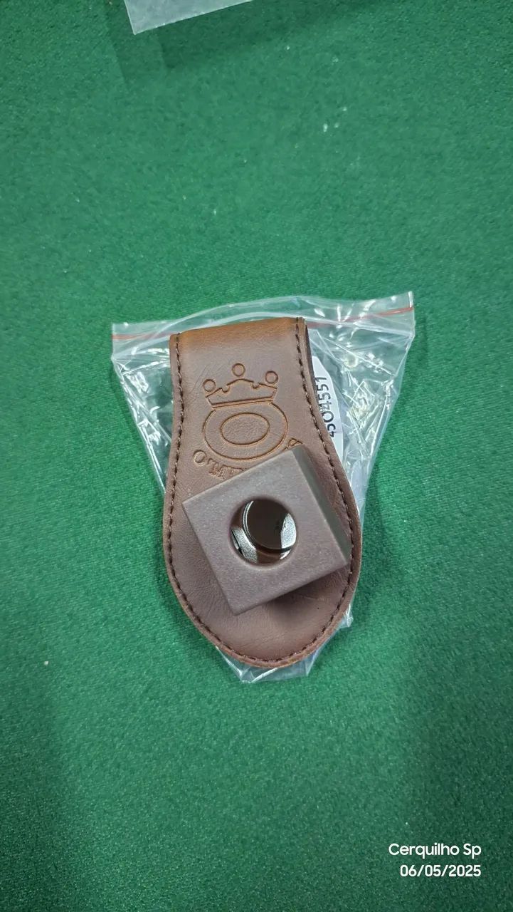 Porta giz de sinuca em couro com imã 