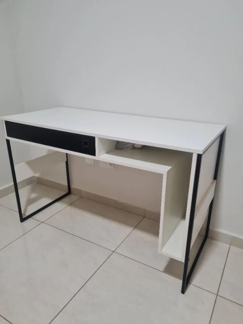 Desk64520780999042120