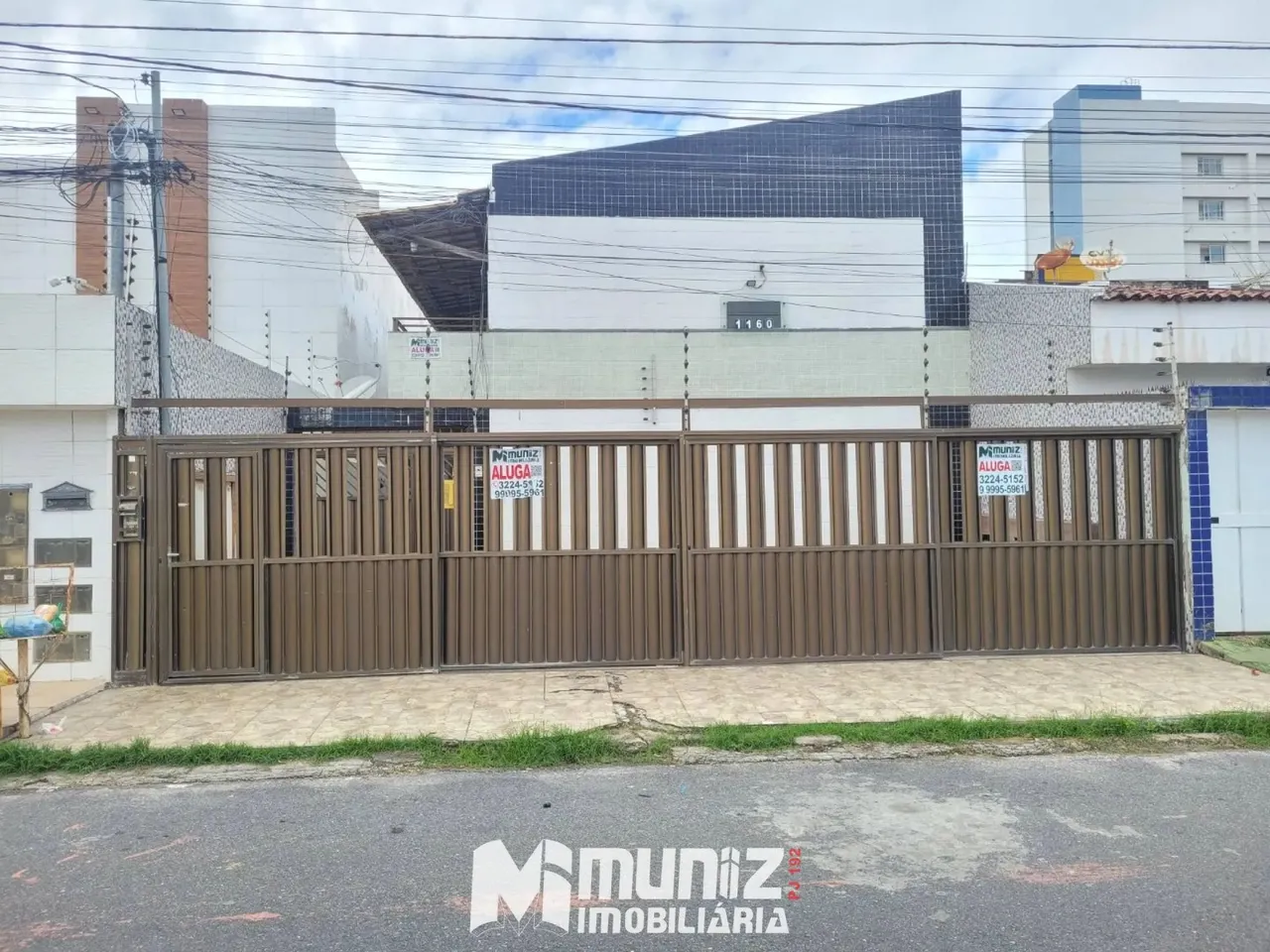 Apartamento Para Alugar com 2 quartos no bairro Coroa do Meio
