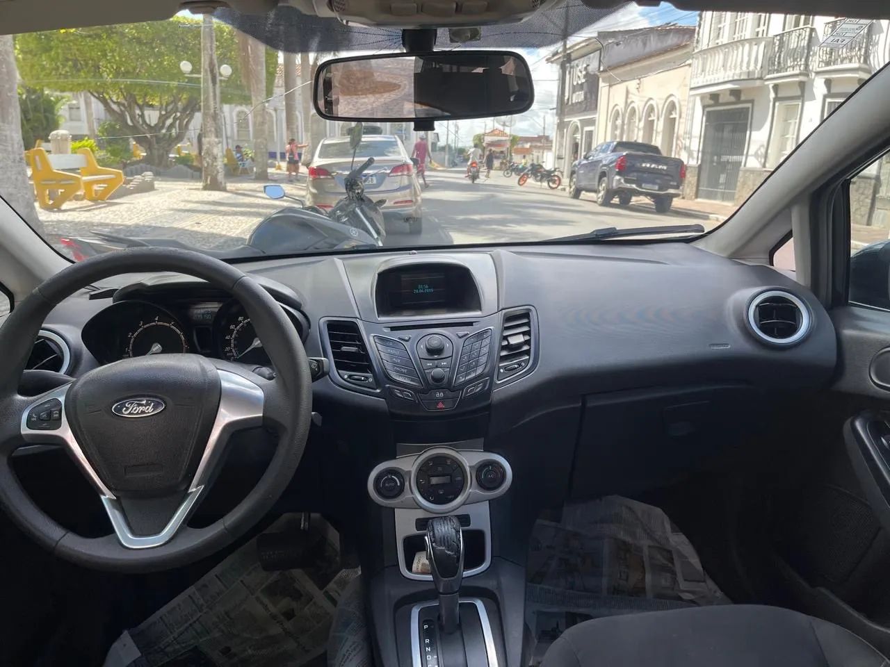 Ford Fiesta 1.6 16V Flex Aut. 5P 2015 - Foto 4