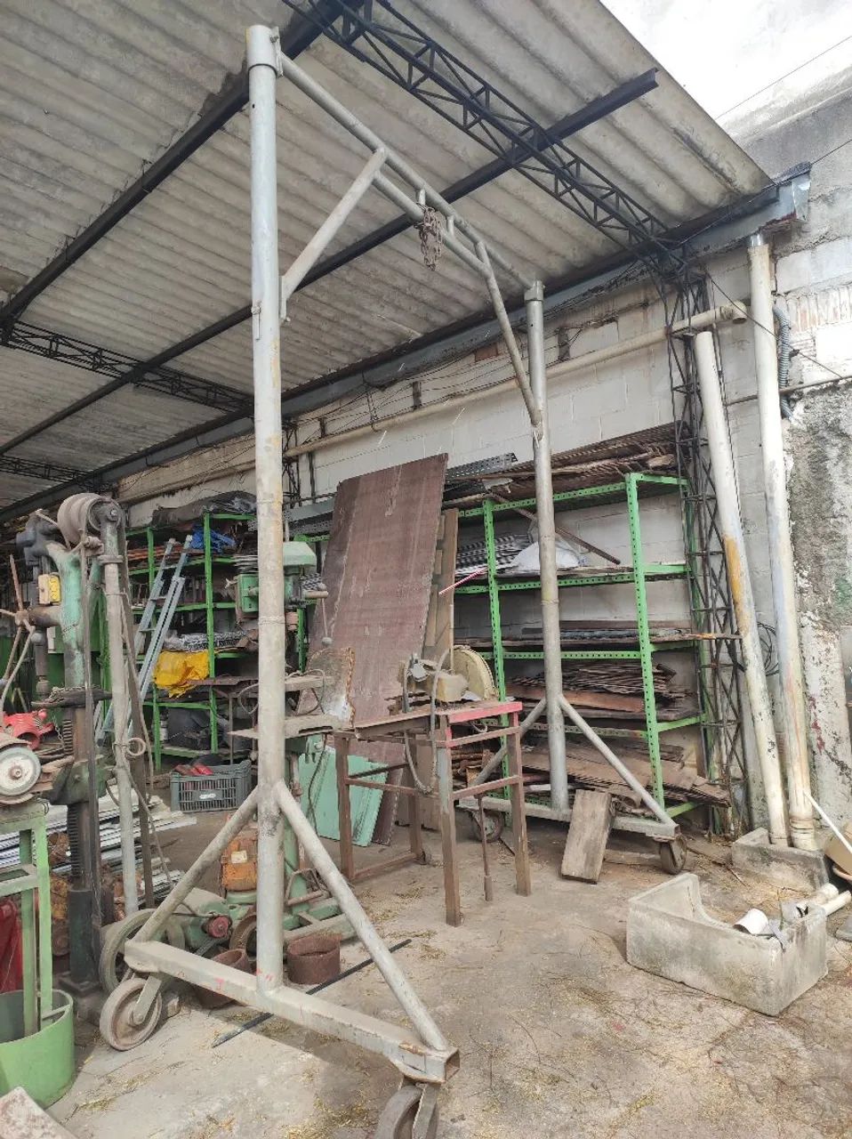 Pórtico industrial móvel