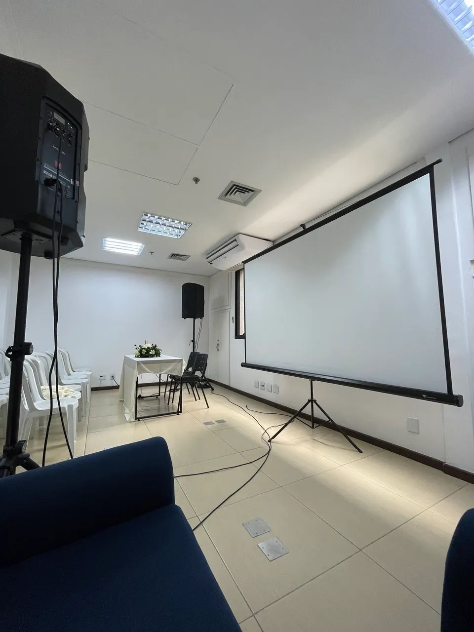 Locação Projetor e Telão chama no WhatsApp 