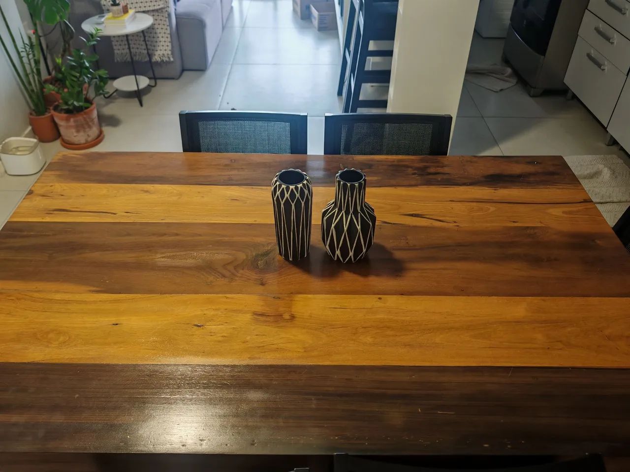 Mesa de Jantar de Madeira Maciça (Canela) - Foto 2