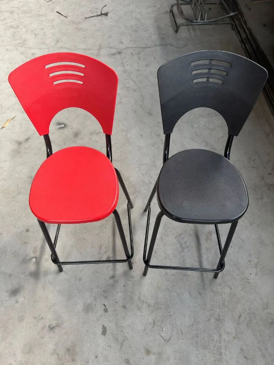  * Banquetas de plástico - Foto 2